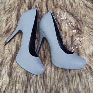 Mix no. 6 heels